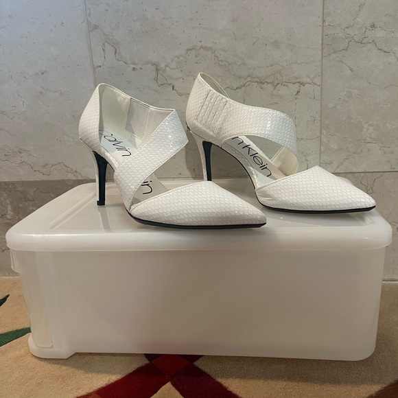 Calvin Klein White Gella Pointed Toe Pump Snake Print Leather